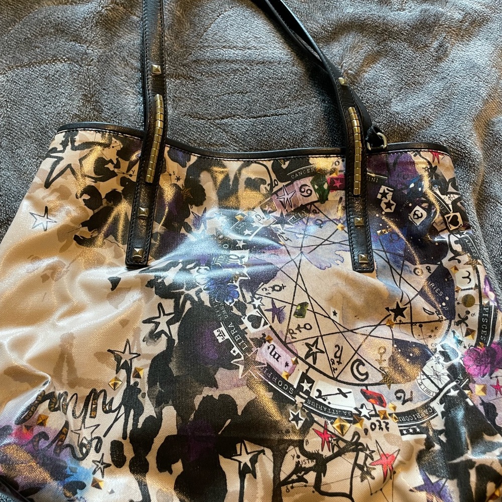 Jimmy Choo Multicolor Graffiti Print Shoulder Bag with Black Handles - Picture 2 of 15